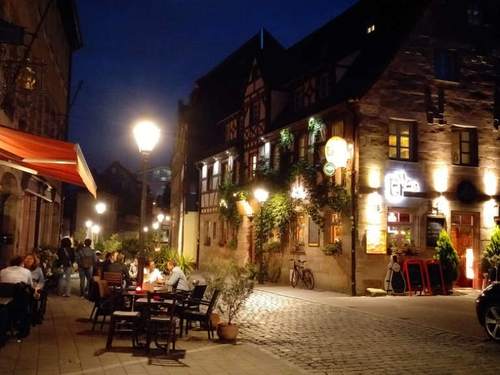 Die Gustavstraße in Fürth mit Gastronomie